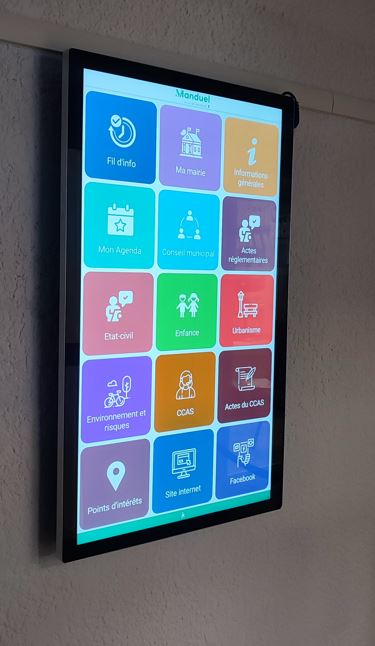 photo borne hôtel de ville 2